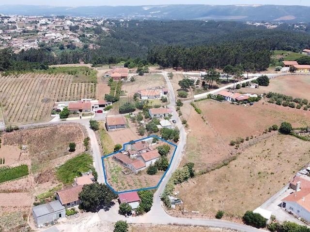 Moradia T4 em Alvorninha, Caldas da Rainha Situada na tranqu. 252m² Benedita