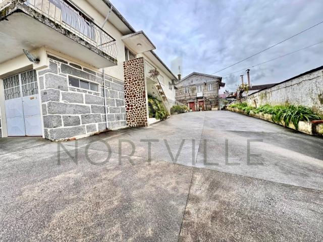 Moradia T4 em Arnoso Santa Eulália