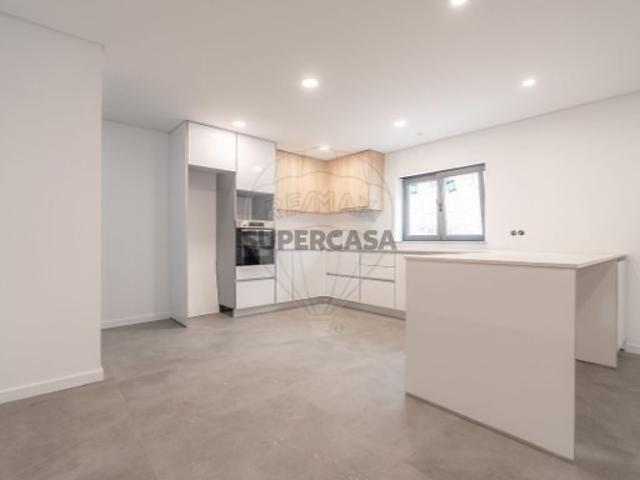 Moradia T4 em Assafarge e Antanhol