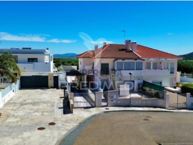 Moradia T4 em Assunção, Ajuda, Salvador e Santo Ildefonso