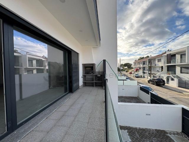 Moradia T4 em Banda Vale de Milhaços, Corroios 99m² Corroios