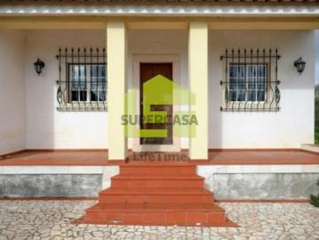Moradia T4 em Borba