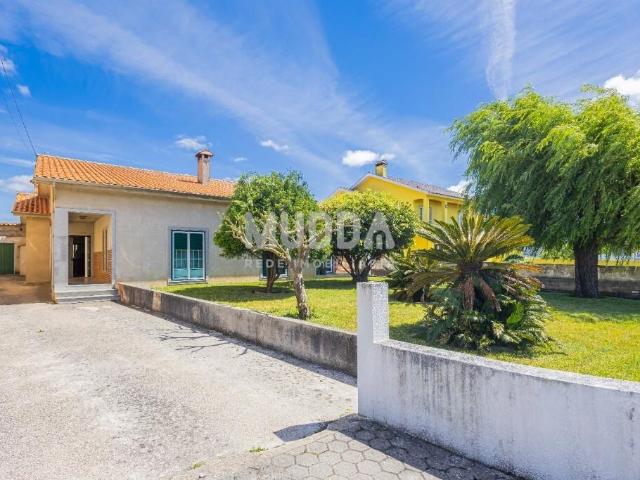 MORADIA T4 EM CACIA — ESPAÇO, CONFORTO E POTENCIAL NUM SÓ IMÓVEL ✨