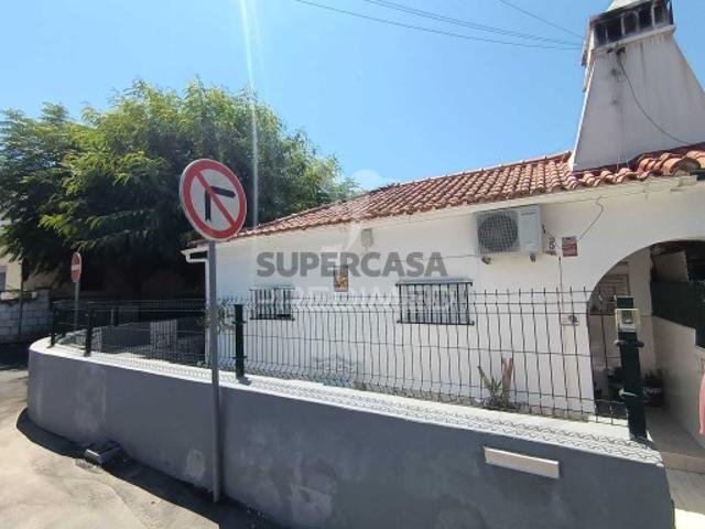 Moradia T4 em Caia, São Pedro e Alcáçova