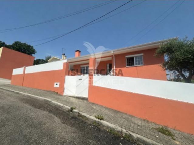 Moradia T4 em Canedo