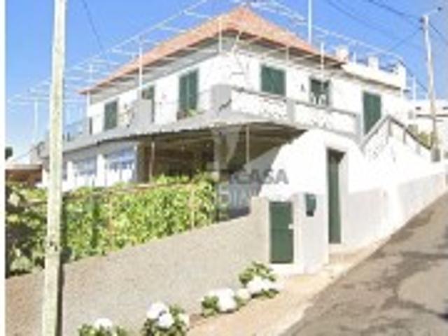 Moradia T4 em Canhas