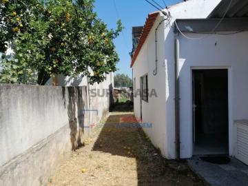 Moradia T4 em Casais e Alviobeira