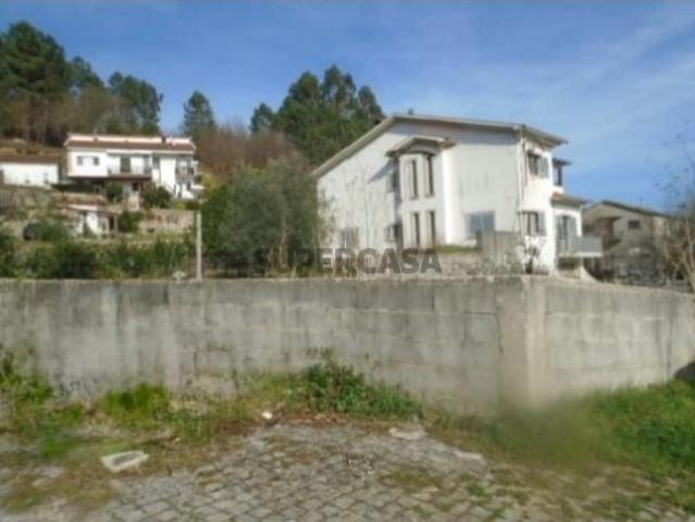Moradia T4 em Castro Daire