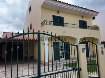 Moradia T4 em Carregado e Cadafais