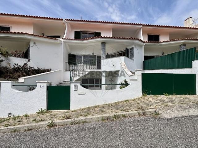 Moradia T4 em Carvoeira