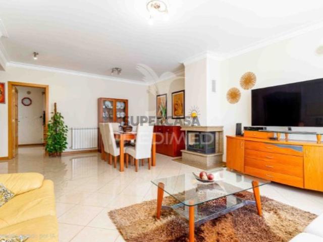 Moradia T4 em Charneca de Caparica e Sobreda