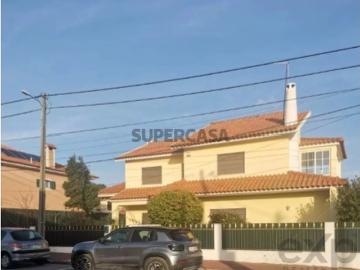 Moradia T4 em Charneca de Caparica e Sobreda