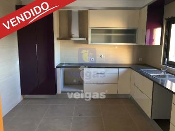 Moradia T4 em Condomínio Fechado