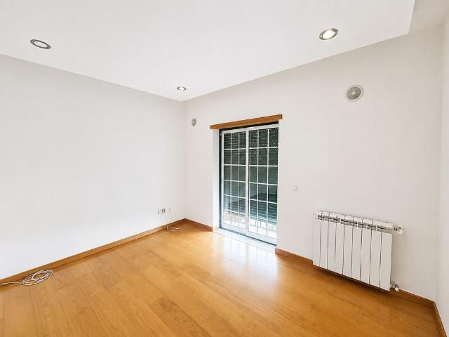 Moradia T4 em Condominio Fechado C/Piscina Calvaria de Cima Leiria