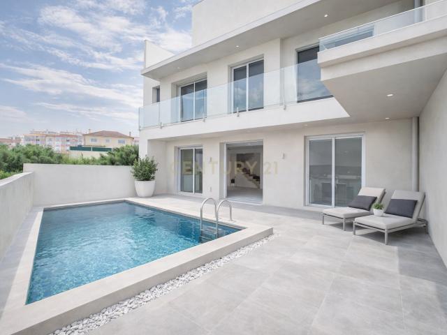 Moradia T4 em Construção com Piscina – Vale de Gatos, Seixal