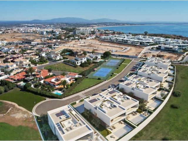 Moradia T4 em Construção com Piscina e Vista Mar em Lagos 262m² São Gonçalo de Lagos