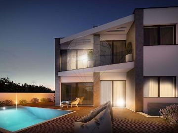 Moradia T4 com vista mar, em fase de construção, com piscina. 384m² da Lourinhã e Atalaia