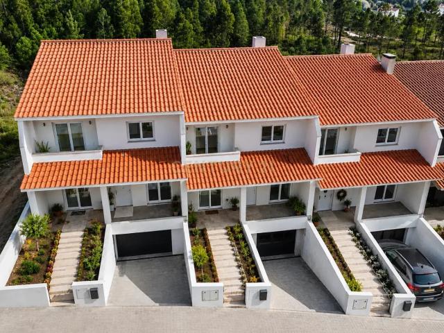 Moradia T4 em construção com terreno Miranda do Corvo
