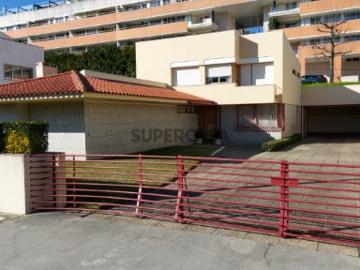 Moradia T4 em Costa