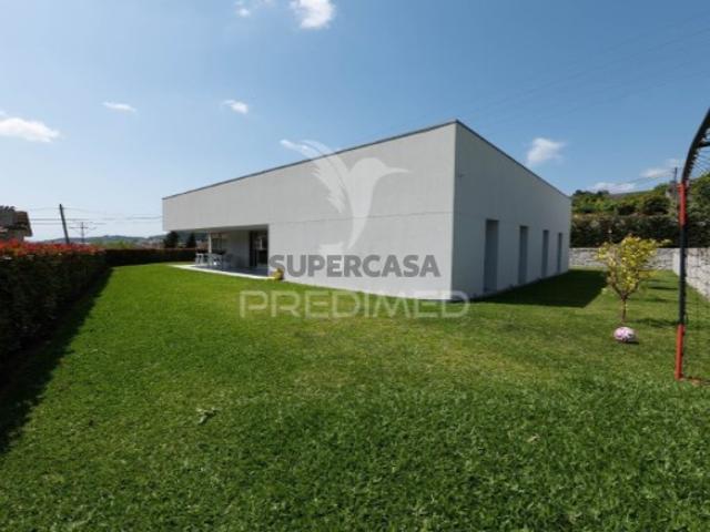 Moradia T4 em Este São Pedro e São Mamede