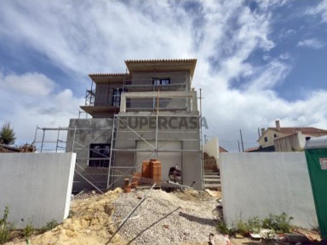 Moradia T4 em Fernão Ferro