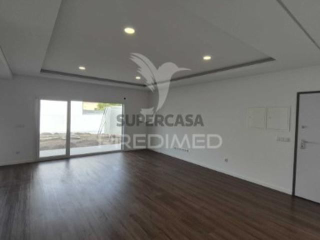 Moradia T4 em Fernão Ferro
