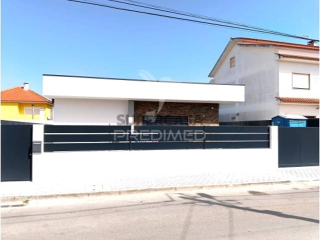 Moradia T4 em Fernão Ferro