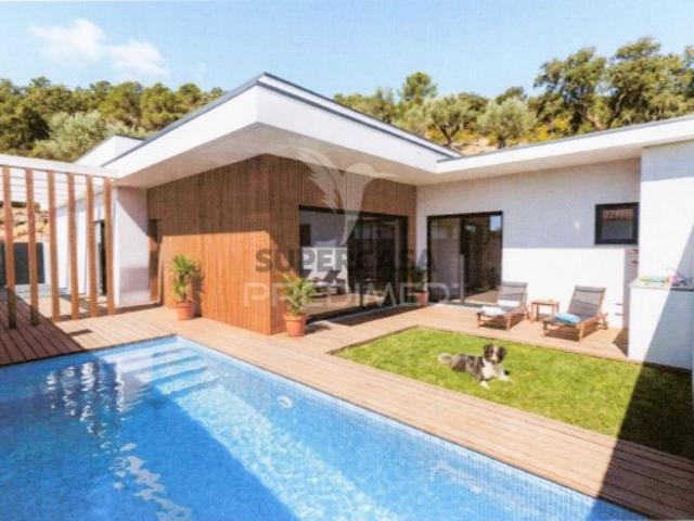 Moradia T4 em Fernão Ferro
