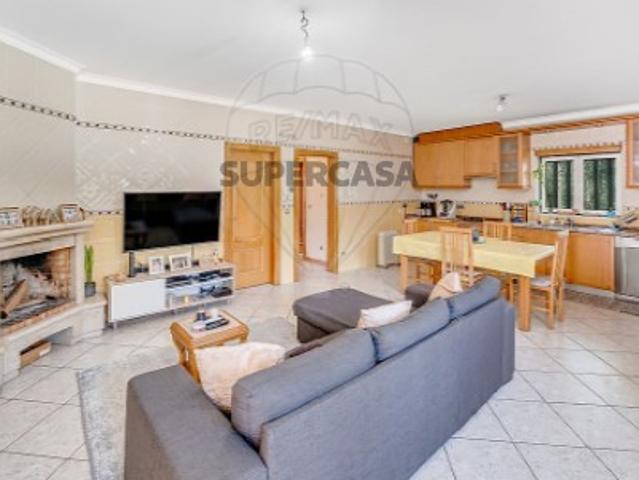 Moradia T4 em Fonte de Angeão