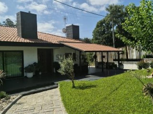 Moradia T4 em Fornos