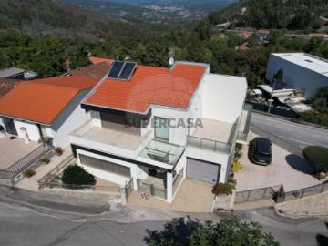 Moradia T4 em Gonça