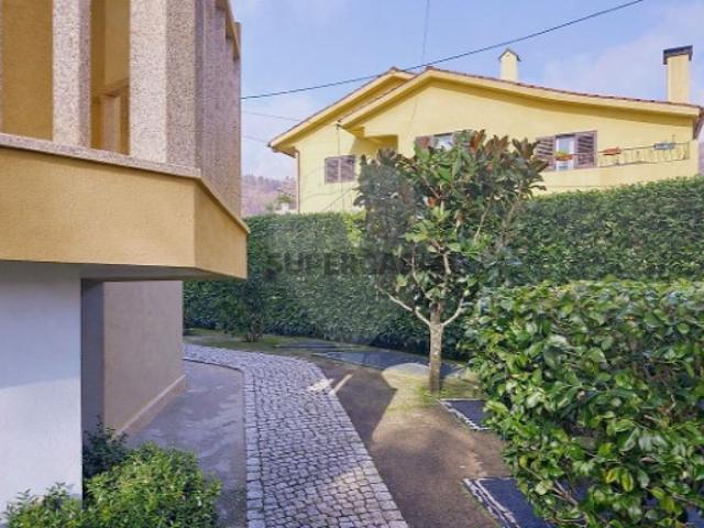 Moradia T4 em Lordelo