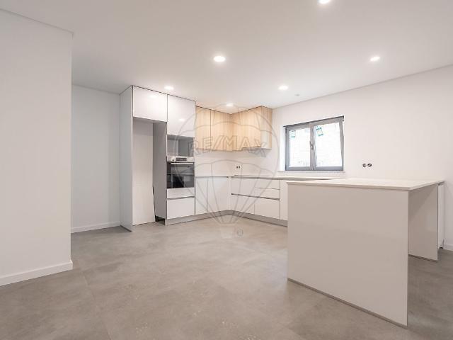 Moradia T4 em Loureiro, Cernache, Coimbra