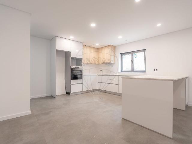 Moradia T4 em Loureiro, Cernache, Coimbra