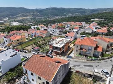 Moradia T4 em Loures