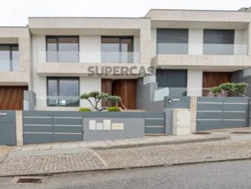 Moradia T4 em Penafiel