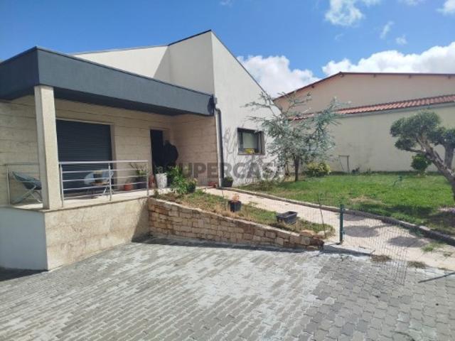 Moradia T4 em Penedono e Granja
