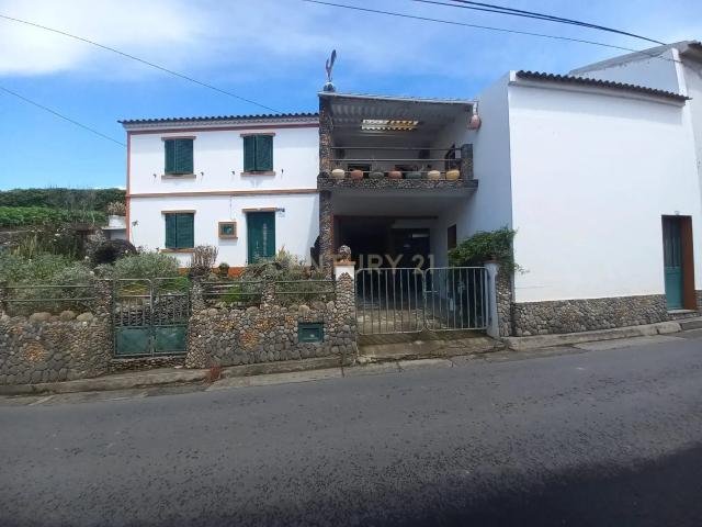 Moradia T4 em Ponta Garça, Vila Franca do Campo