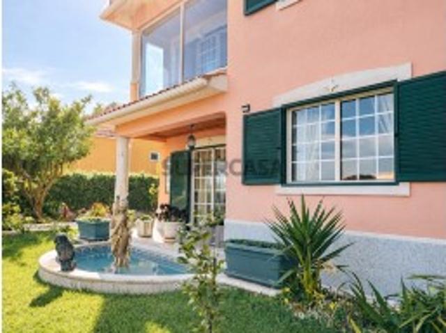 Moradia T4 em Porto Salvo