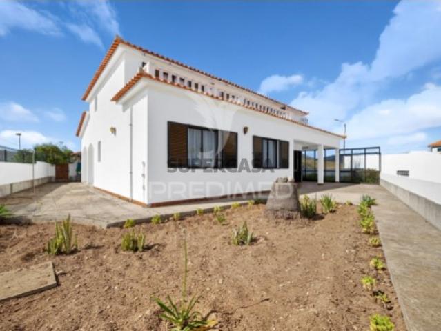 Moradia T4 em Porto Santo