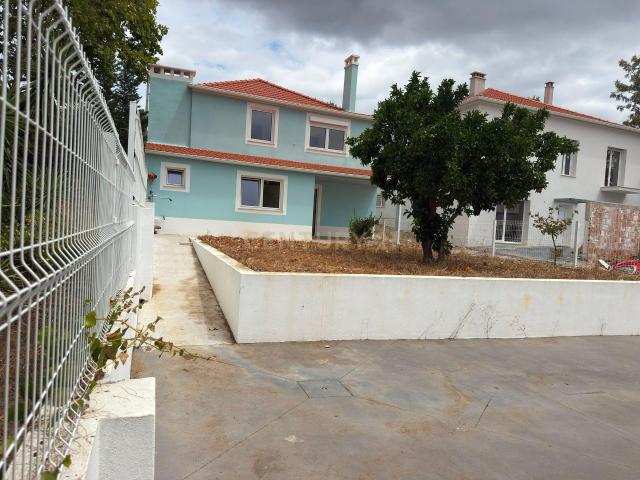 Moradia T4 em Quinta do Falcão, Tomar