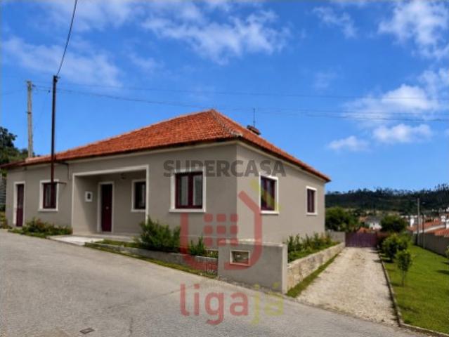 Moradia T4 em Reconstrução Barrocaria / Olival!