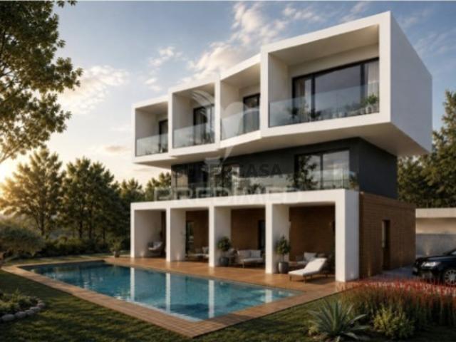 Moradia T4 em Repeses e São Salvador