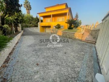 Moradia T4 em Ribeirão