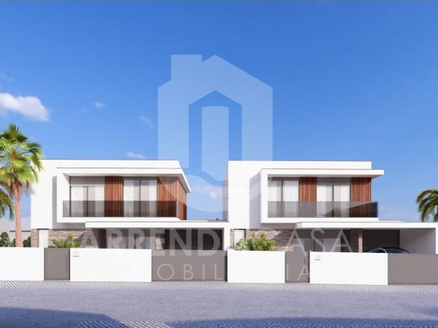 Moradia T4 em Roriz Barcelos