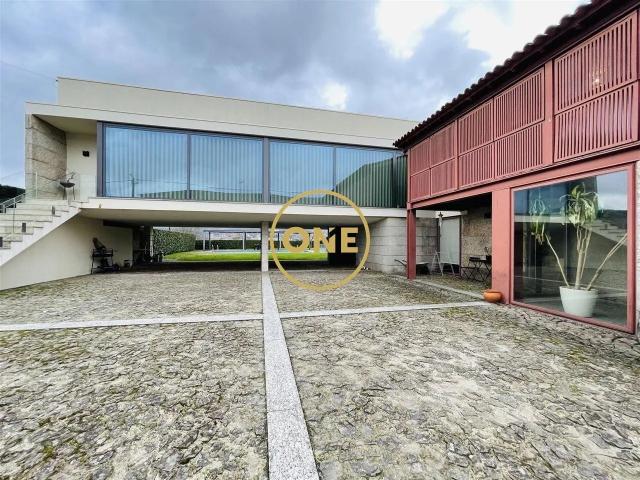 Moradia T4 com Piscina em São Torcato