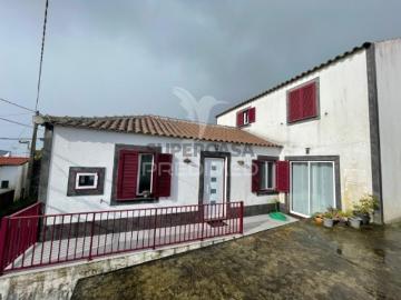 Moradia T4 em São Bartolomeu de Regatos