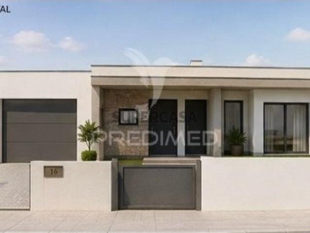Moradia T3 em São João Baptista