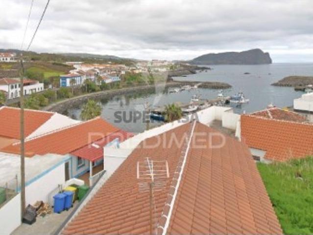Moradia T4 em São Mateus da Calheta