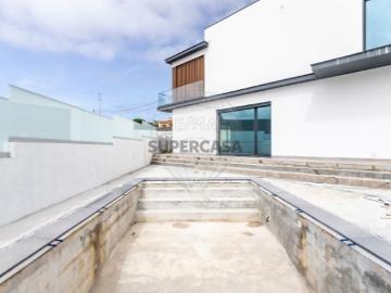 Moradia T4 em São Pedro da Cadeira